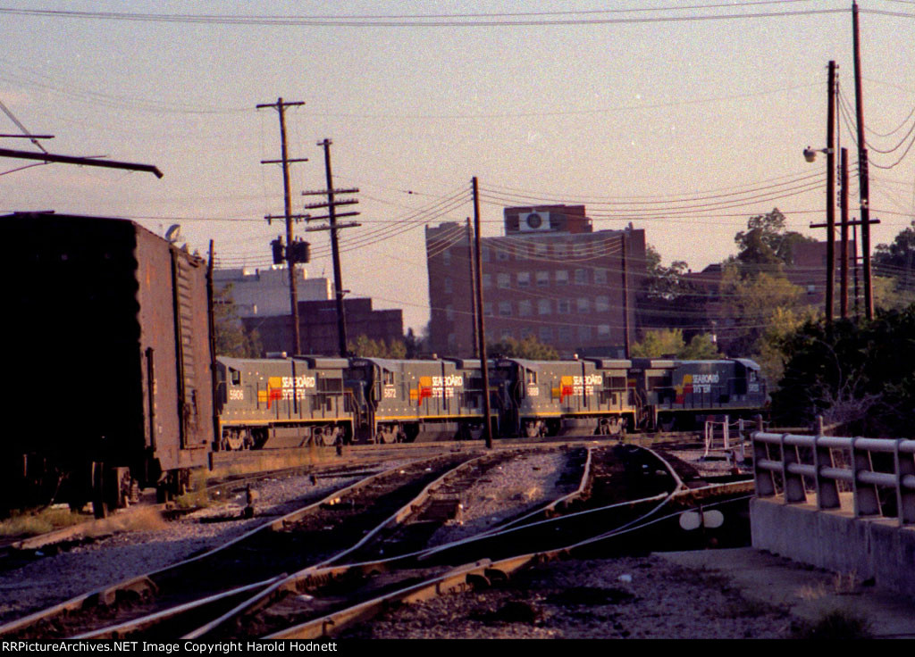 SBD 5906 is the last of 4 B36-7's on this southbound train